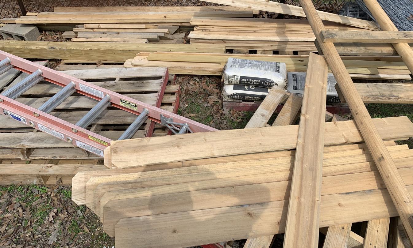 Storage Unit Auction in Brandon, MS at Storage Max Luckney ends on